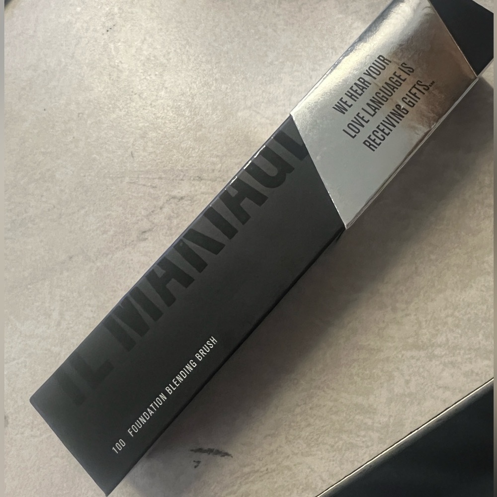 iL Makiage Foundation Blending Brush 100